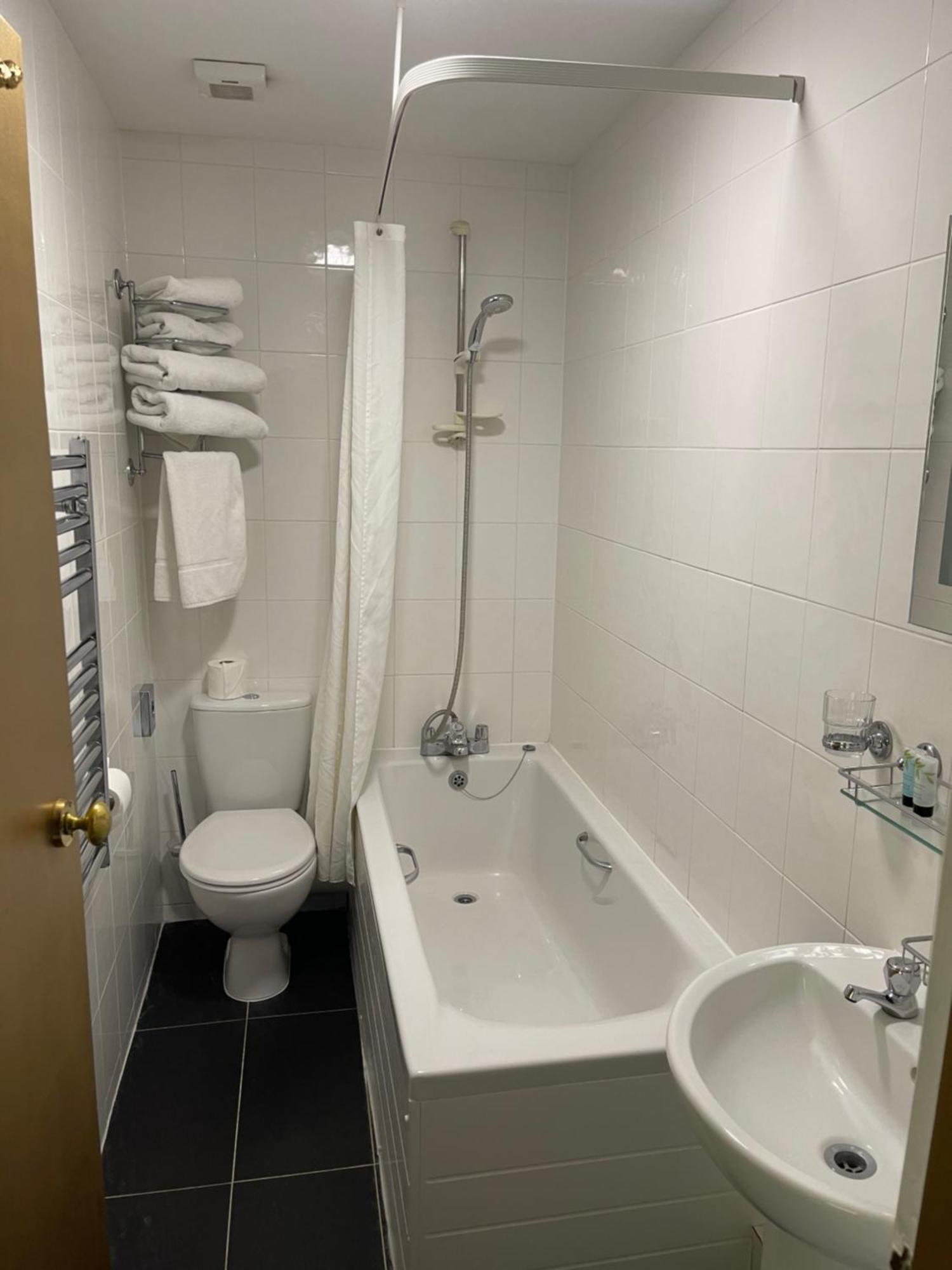 Keats Green Hotel 섕클린 외부 사진