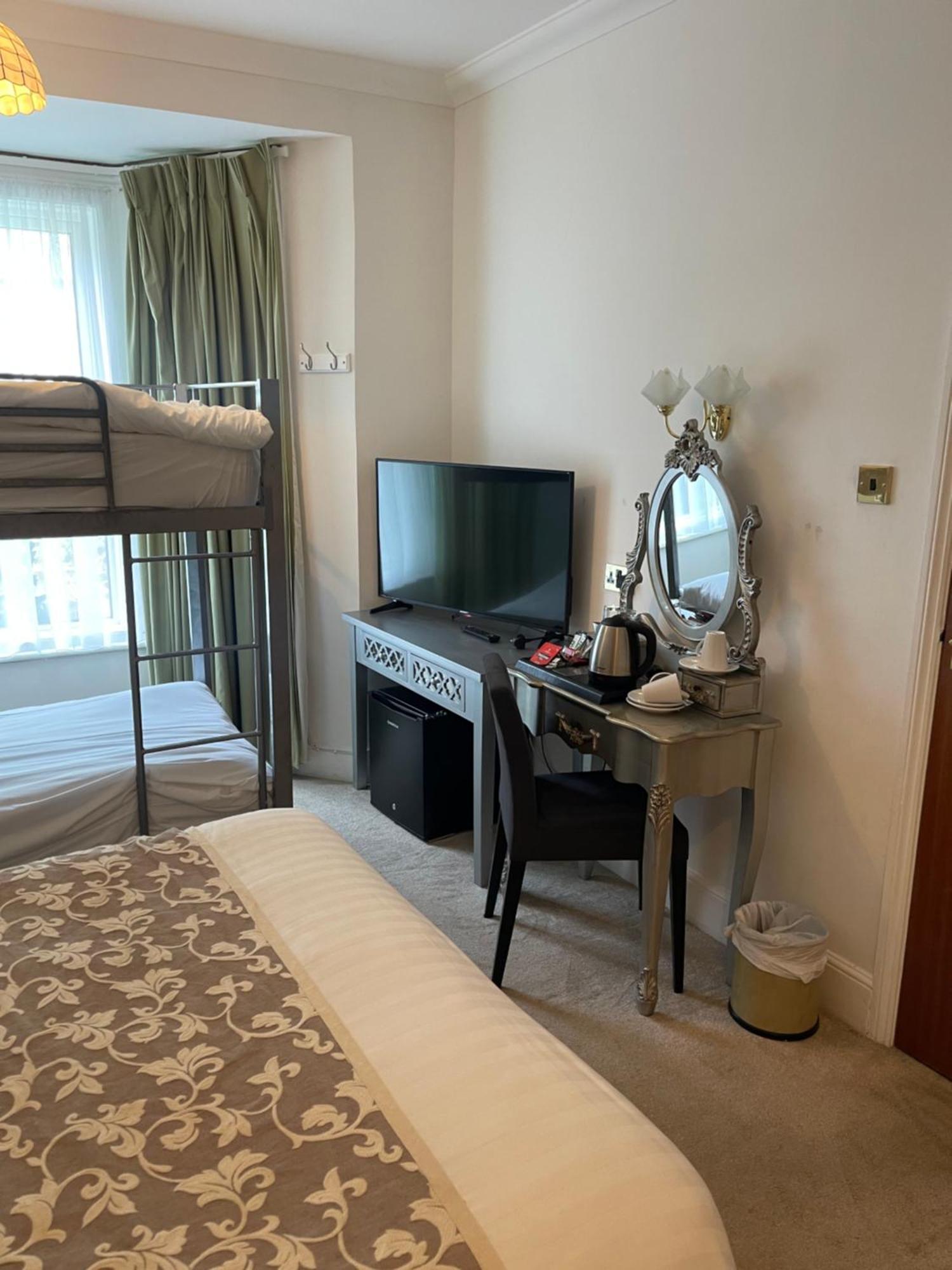 Keats Green Hotel 섕클린 외부 사진